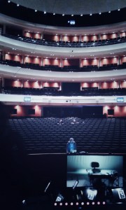 Näyttämöllä. Let the show begin!